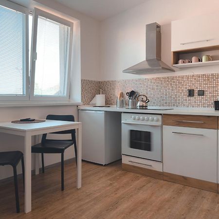 Restaurace Hotel Praha Nizbor Экстерьер фото