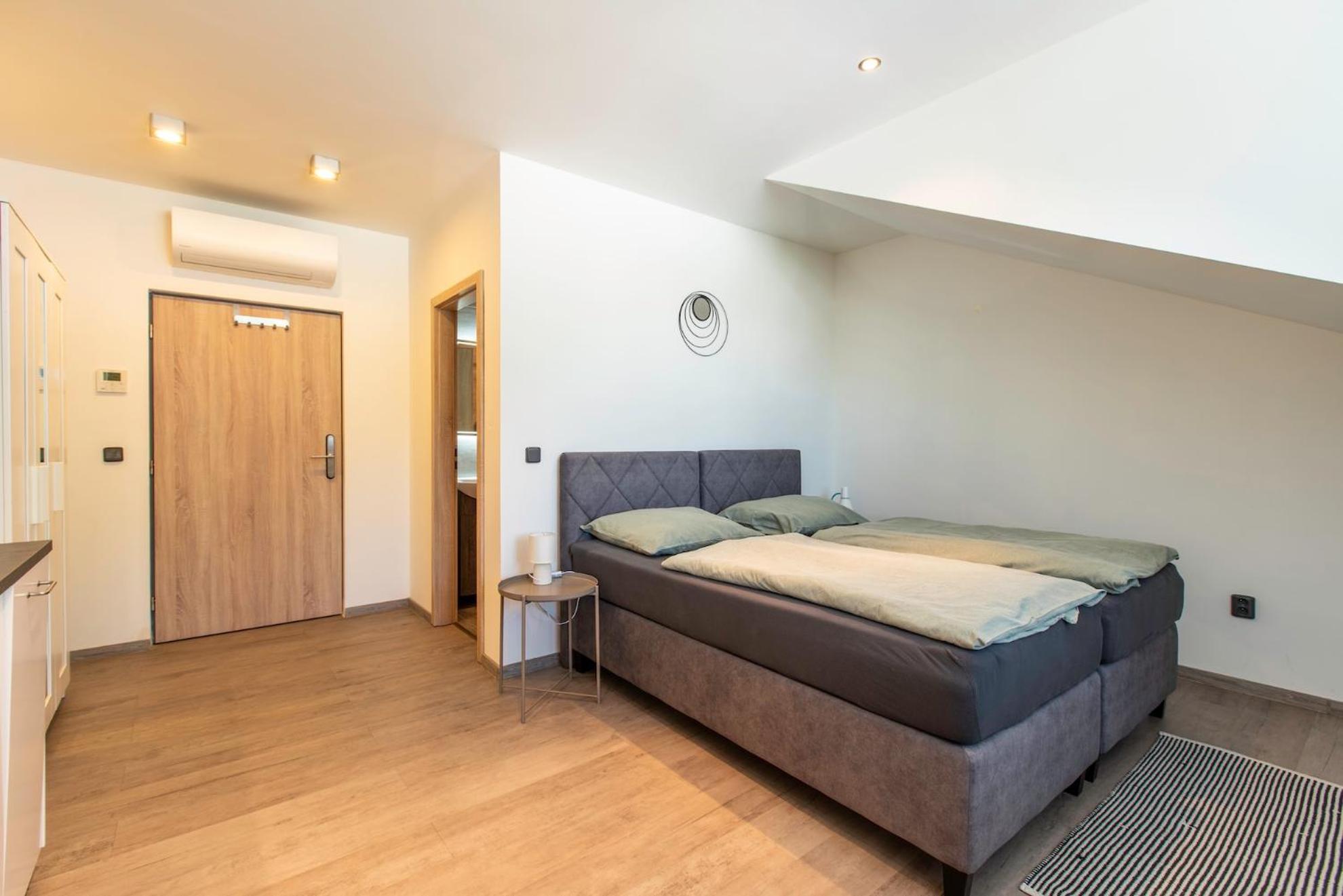 Restaurace Hotel Praha Nizbor Экстерьер фото