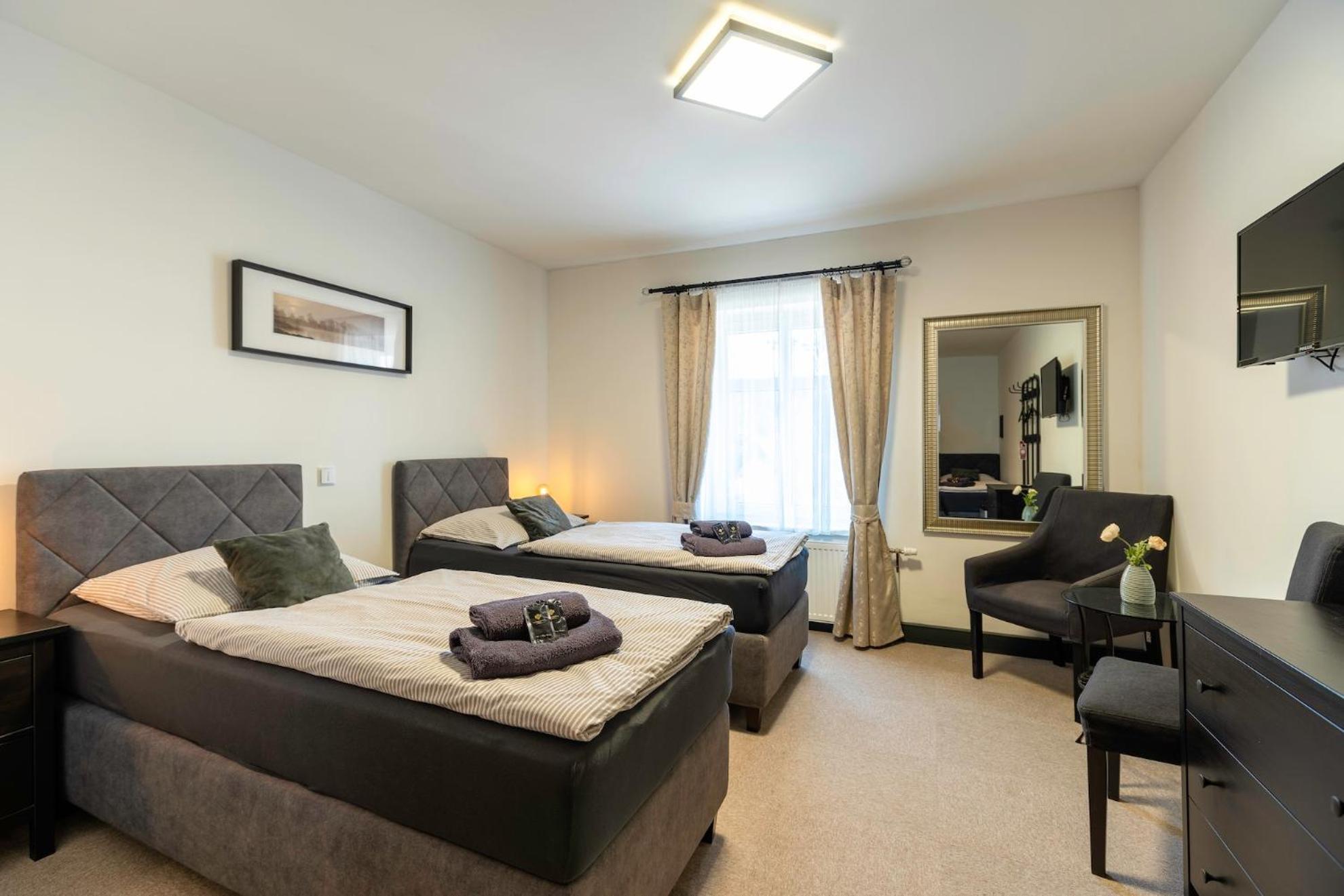 Restaurace Hotel Praha Nizbor Экстерьер фото