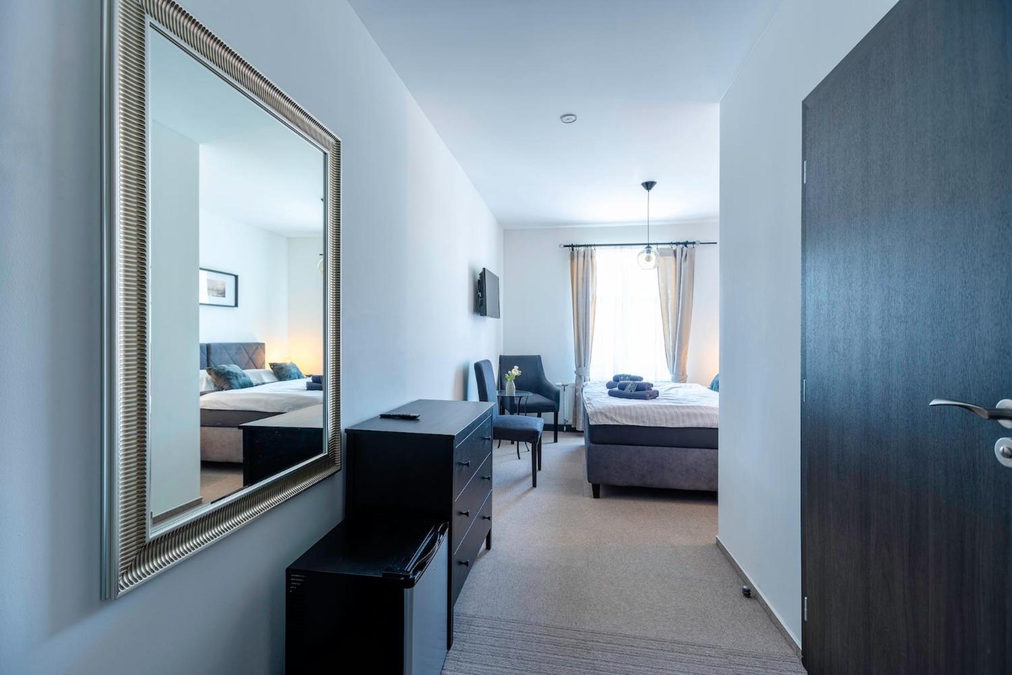 Restaurace Hotel Praha Nizbor Экстерьер фото