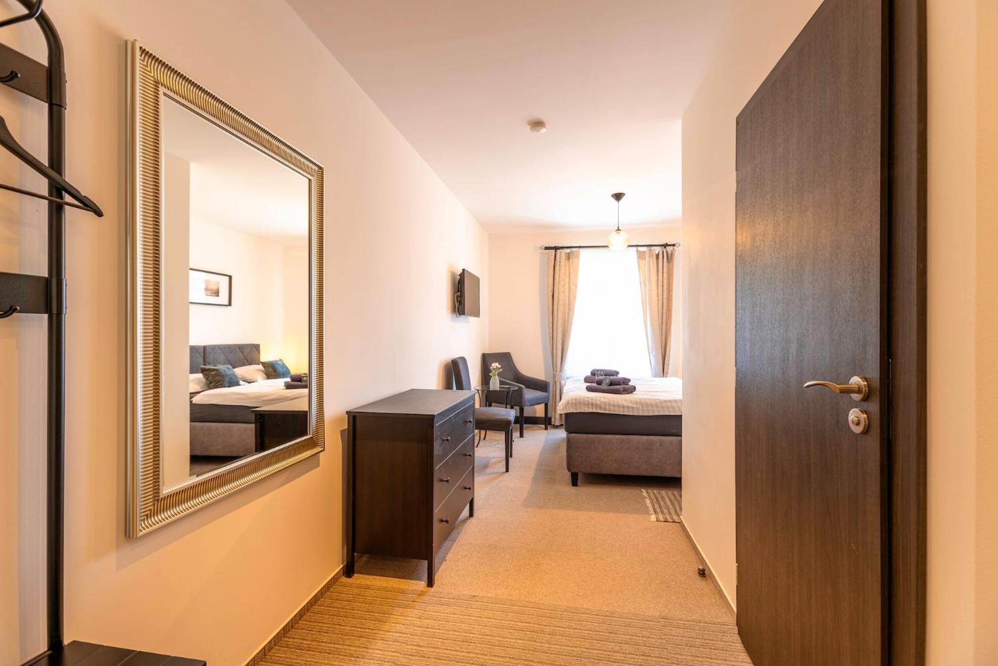 Restaurace Hotel Praha Nizbor Экстерьер фото