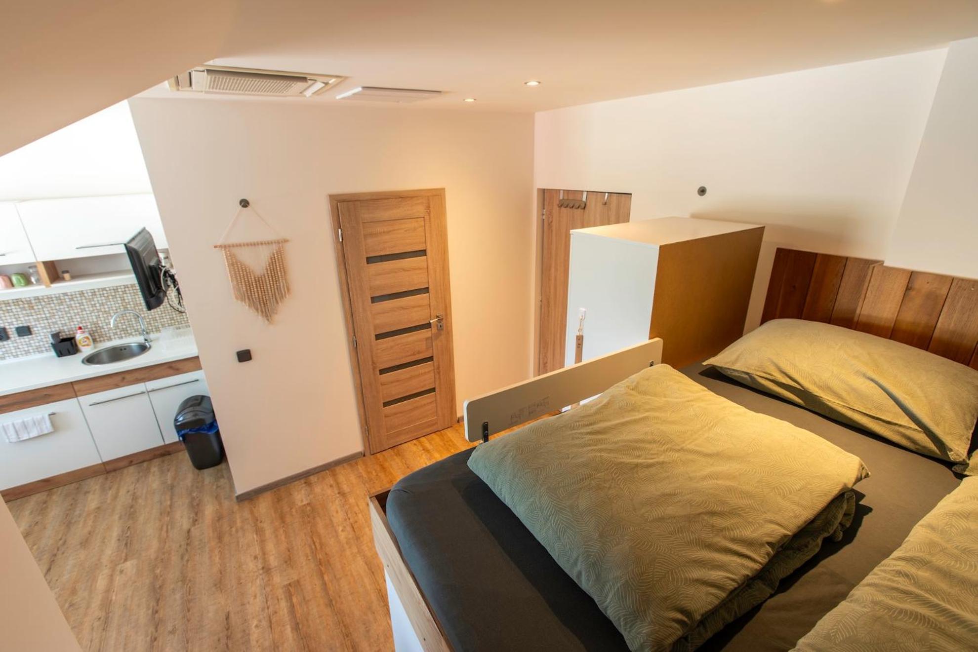 Restaurace Hotel Praha Nizbor Экстерьер фото