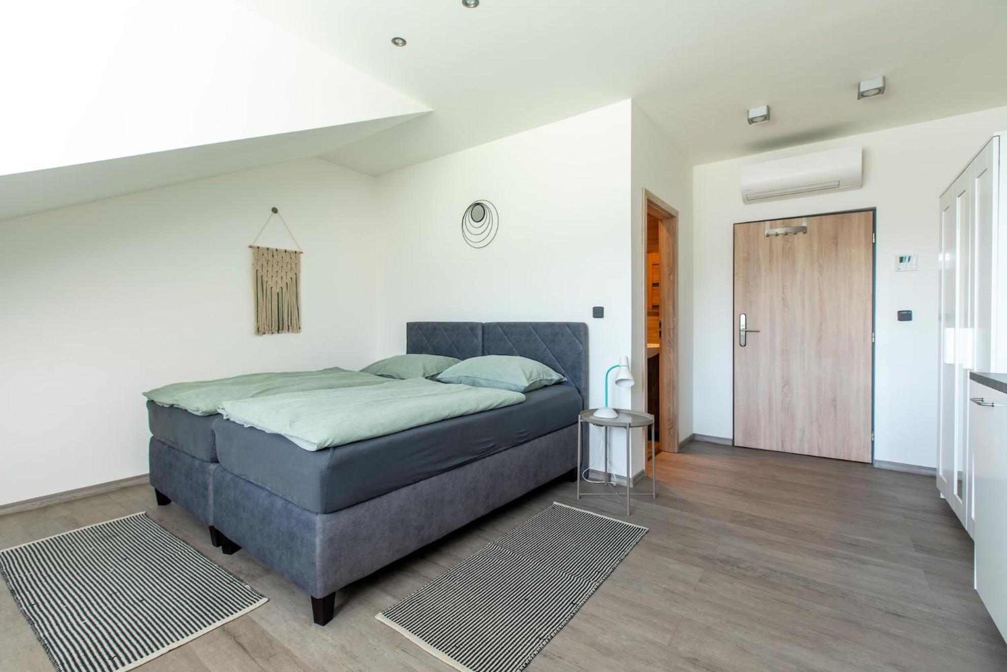 Restaurace Hotel Praha Nizbor Экстерьер фото