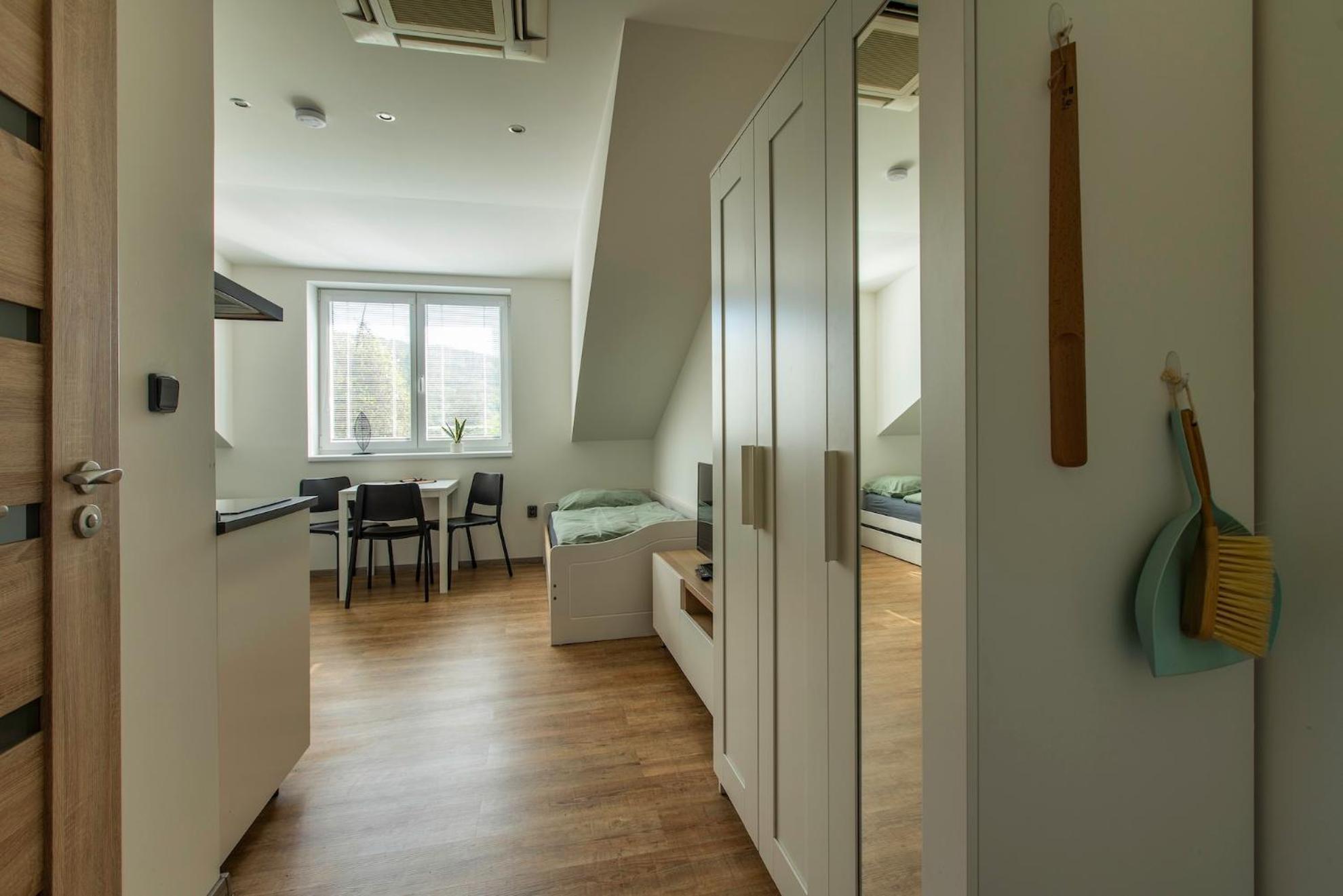 Restaurace Hotel Praha Nizbor Экстерьер фото